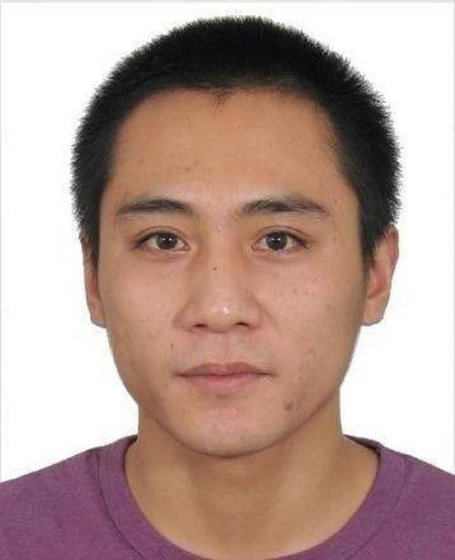 男明星证件照曝光,黄晓明英俊潇洒,刘烨像大男孩