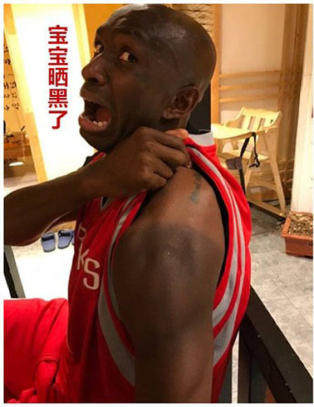 来自非洲的黑人小伙说要回非洲避暑?到底咋回事?