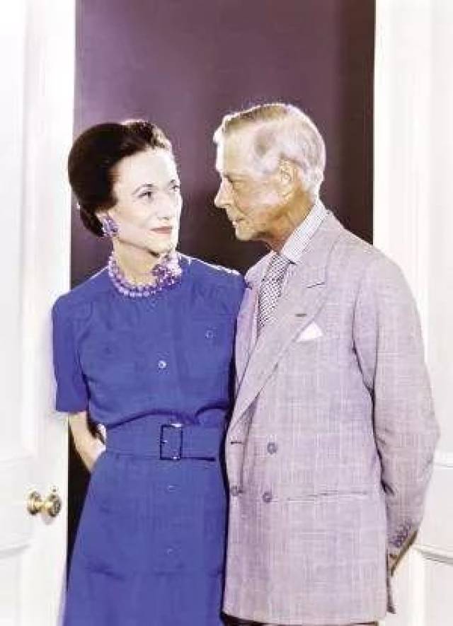古堡浪漫的历史来自于温莎公爵夫妇的爱情故事.