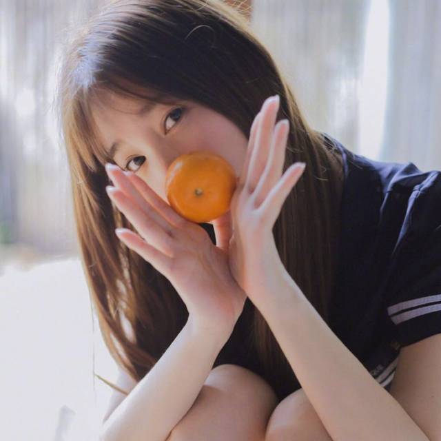 金莎快问快答自曝喜欢甜食体重三位数_手机搜狐网