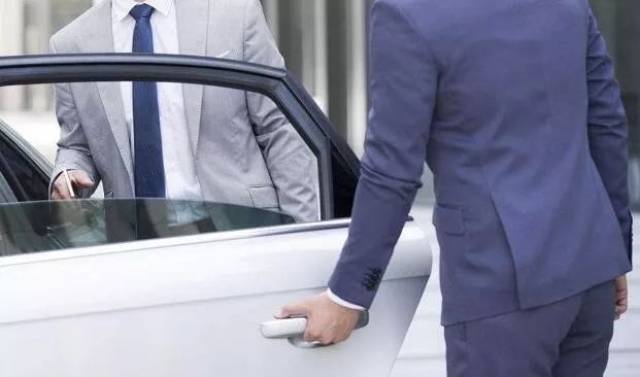 小细节大文明:外宾乘车礼仪篇