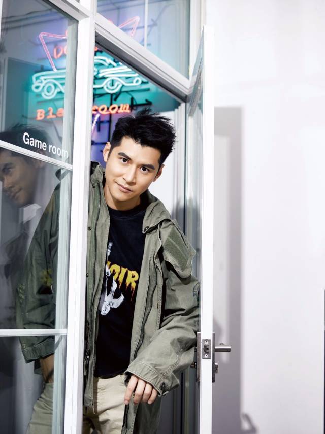 初夏清爽法式look 陈家乐杂志封面大片曝光