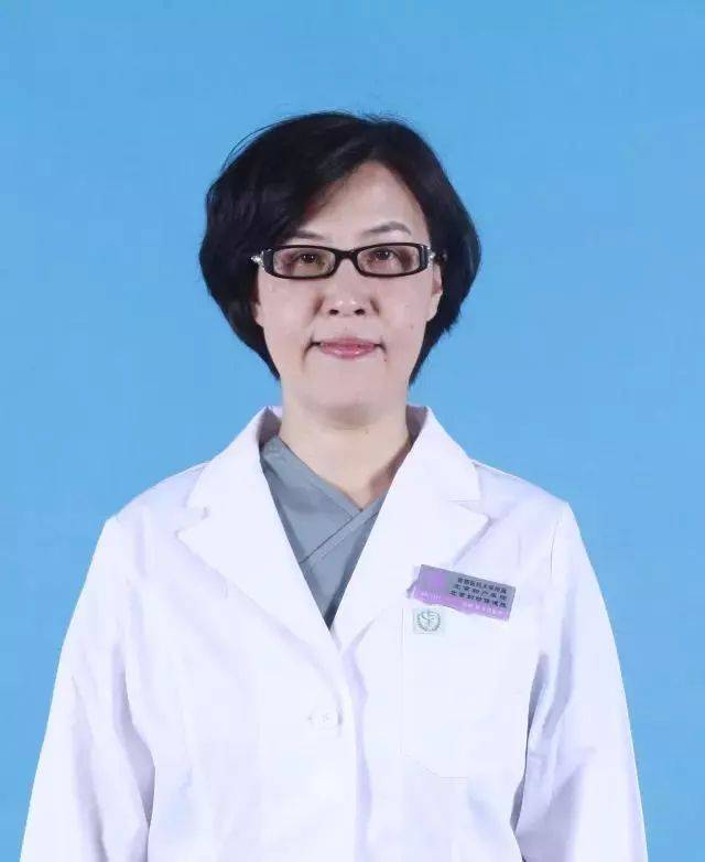 妇科微创中心副主任郭银树医生了解到患者家里的重大变故,不仅用精湛