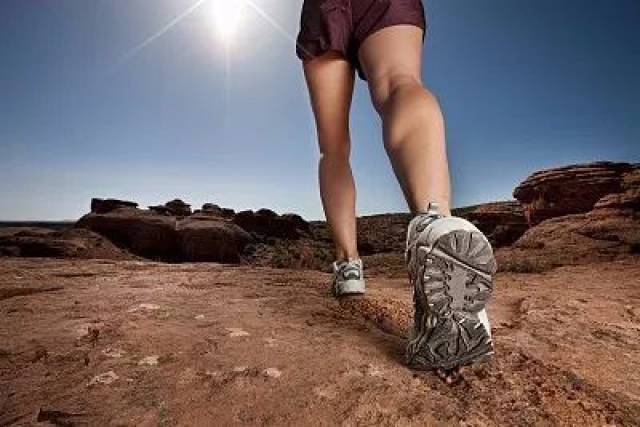 【健康】大步走路是最好的长寿药,不花一分钱还很管用!