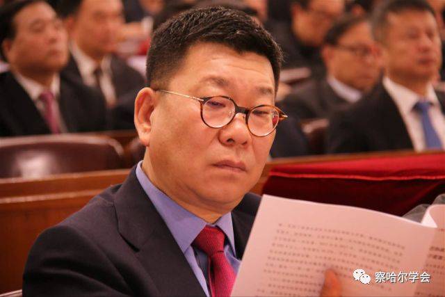 察哈尔学会会长韩方明参加2018年全国两会发言