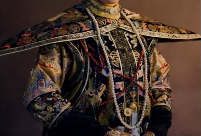 你懂朝珠吗?戴错竟然会掉脑袋!