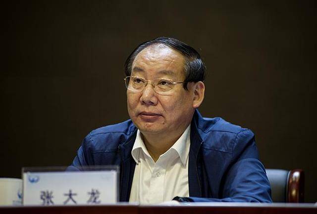 郑州市教育局党组成员,副局长张大龙安排布置招生计划工作