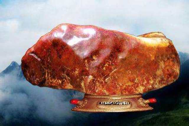 人头大的一块石头估值1.2亿元,奇石界里存量最少的藏瓷奇石