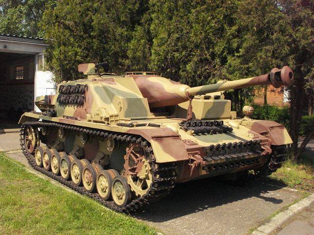 二战装甲战斗车辆 之 德国Ⅳ号突击炮