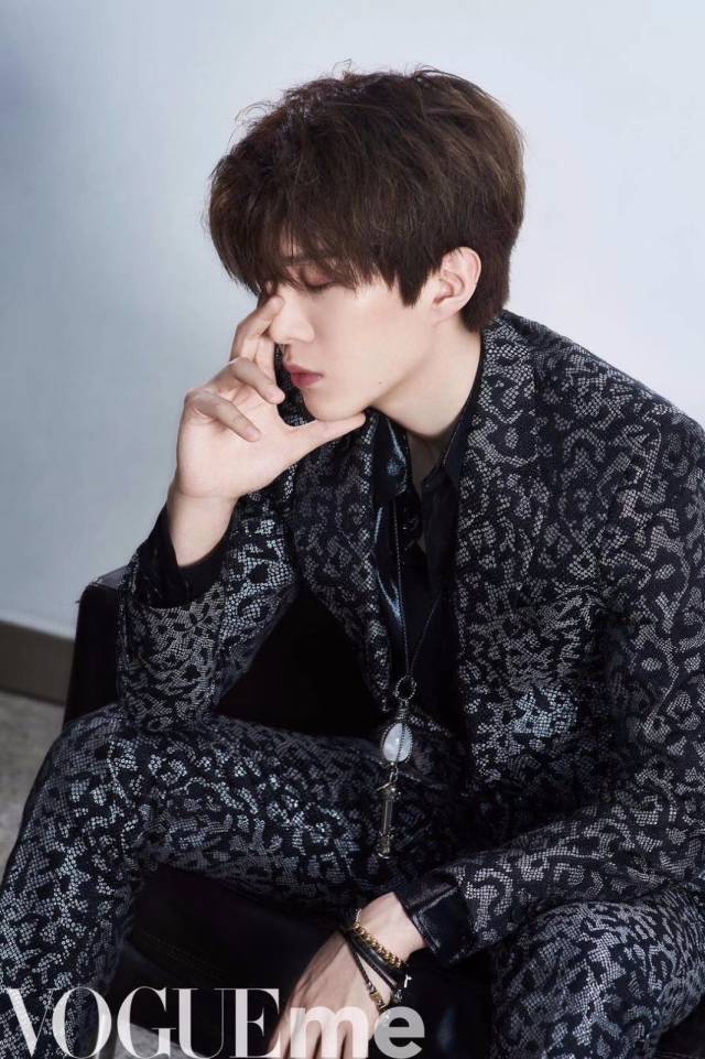 你的好友高冷范丞丞上线!首登杂志大刊实力诠释"漫画脸"_手机搜狐网