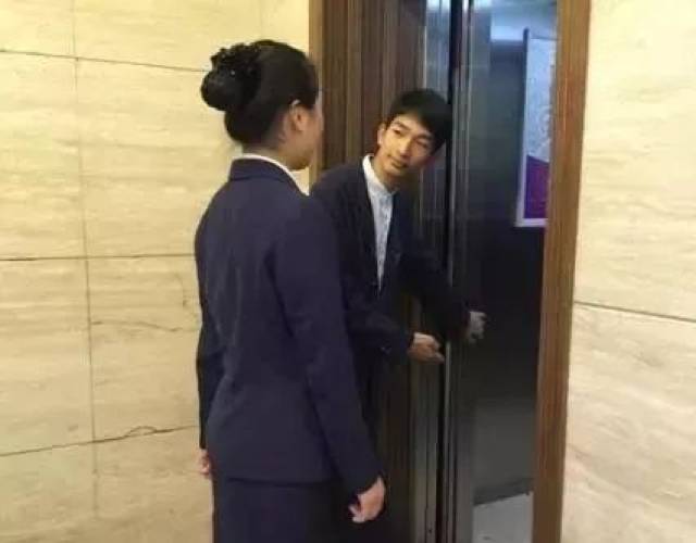 【知书达礼】在哪些场合应做到"女士优先"你知道吗?