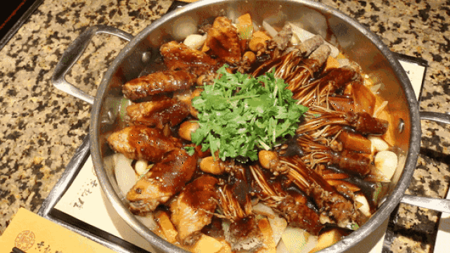 厨神大赛请你当评委,免费吃小龙虾,肉蟹煲,羊蝎子,焖锅,寿司