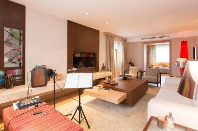 西班牙移民房产推荐:与C罗家同一个区的大别墅