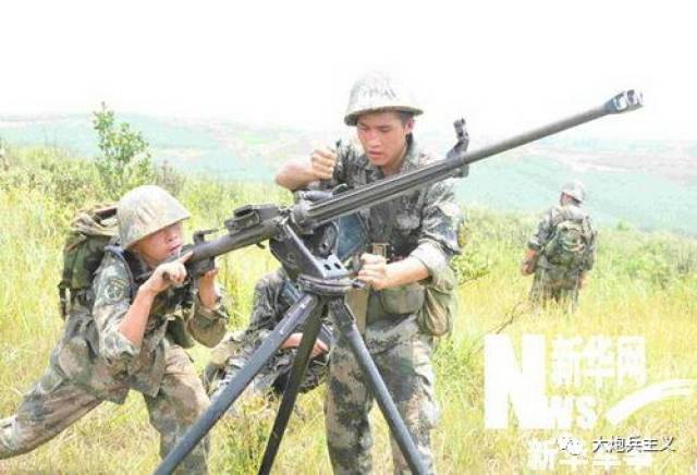 解放军步兵连的大口径压制火力 世界上最轻的89式127mm重机枪