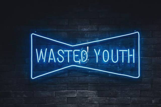 日本人气艺术家VERDY 现身上海，带来「Wasted Youth」主题Pop-Up_手机