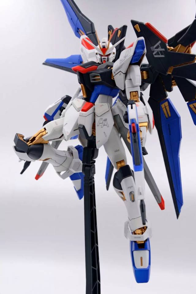 相关机体:强袭自由 登场作品:高达seed 比例:mg 1/100