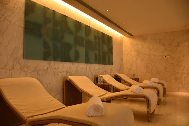 走进酒店的焕水疗spa馆就能闻到怡人的淡淡熏香,温馨舒缓的音乐缓缓