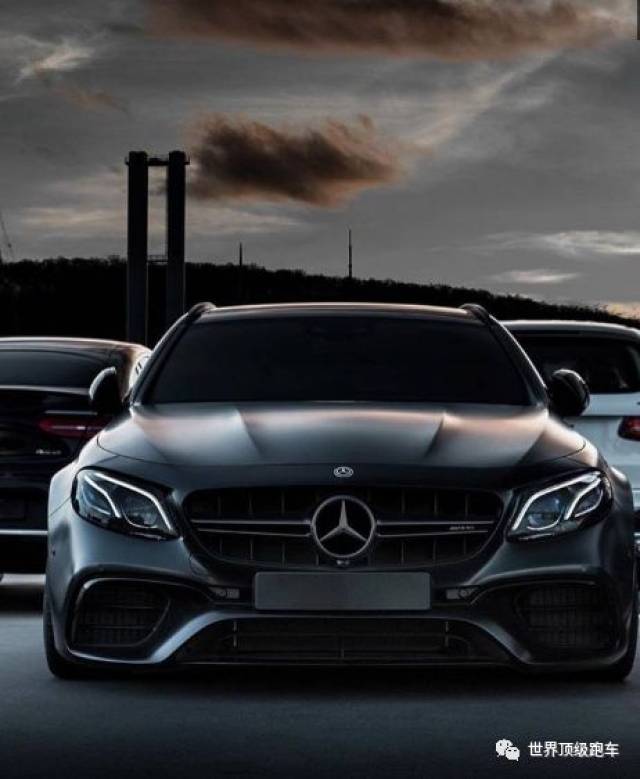 如果你喜欢黑色跑车,那就来看看奔驰家族的黑武士集团吧