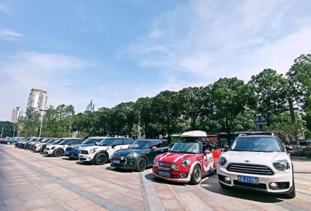 他们就是来自于福州中宝mini官方车友群的车主们!没错!