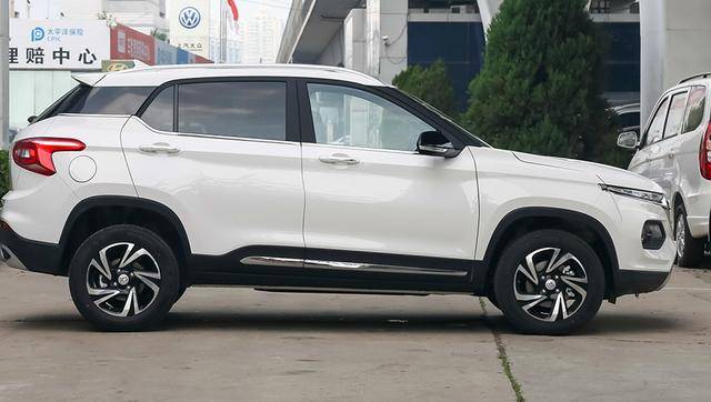 6万元买自动挡,这三款suv颜值高又省油,90后第一辆车就选它-汽车频道