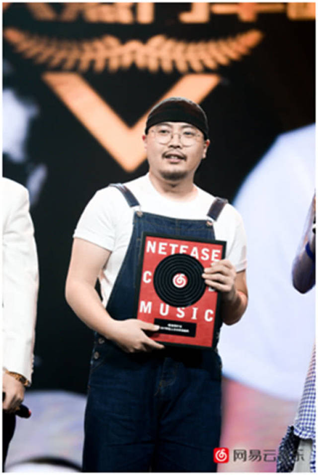 《儿时》被粗暴侵权 原罪者是《跨界歌王》还是吴秀波?