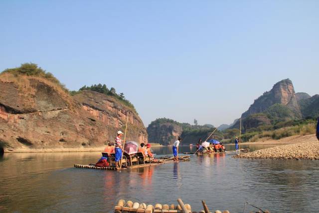 龙虎山竹筏漂流