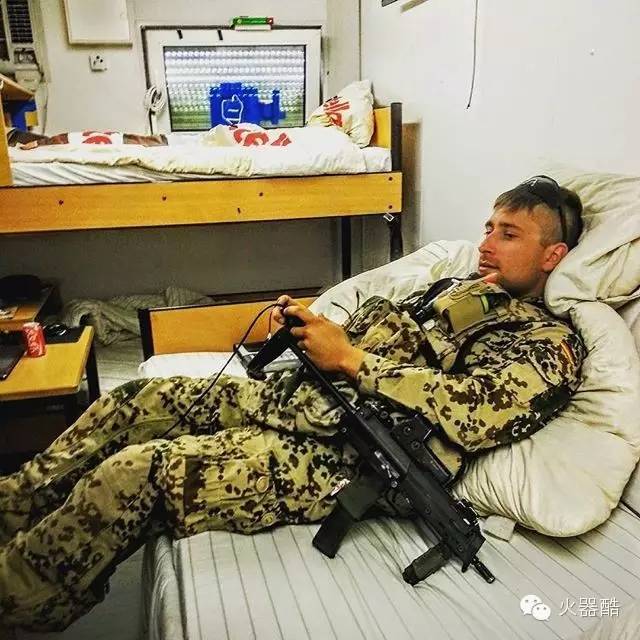 【黑坑大法好】简约实用的hk mp7冲锋枪