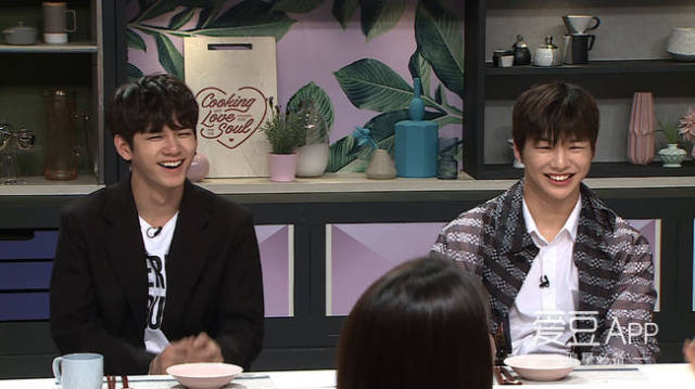 综艺中,由国民选出的偶像wanna one姜丹尼尔-邕圣佑和gugudan金世正