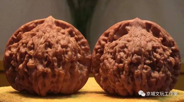 44原桩大粗筋核桃 文玩（文玩核桃的种类辨别- 抖音）