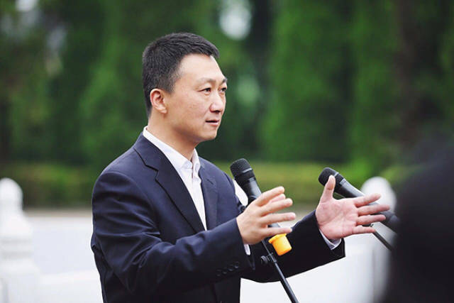 林在勇在华中鲁艺烈士陵园发表讲话