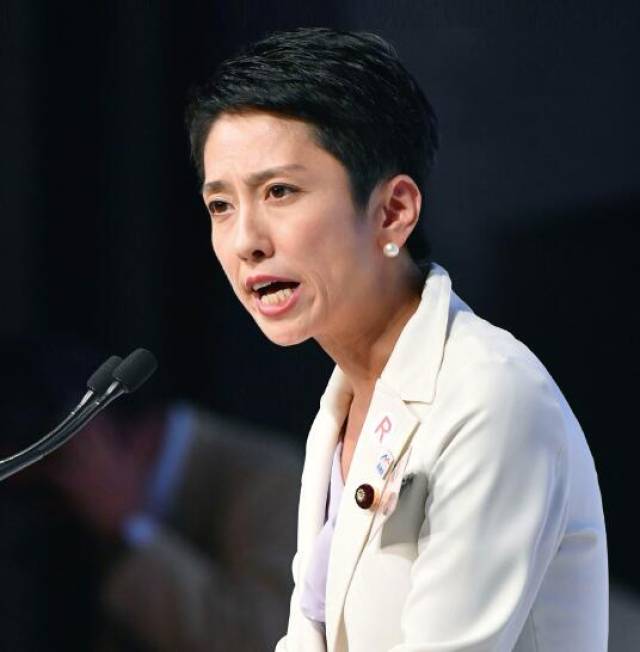 一粒 莲舫,挑战安倍的华裔女强人