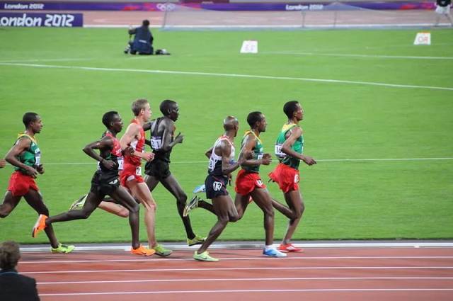 强化体能训练,提升长跑能力