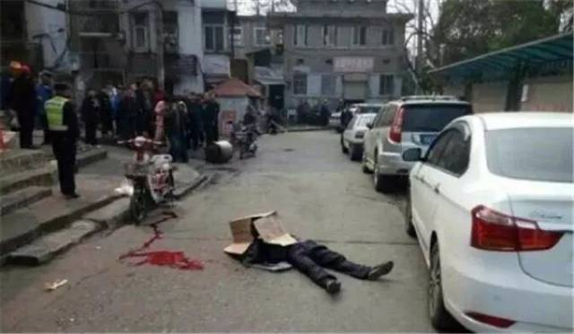 厦门一辞职外卖小哥捅死站点负责人.