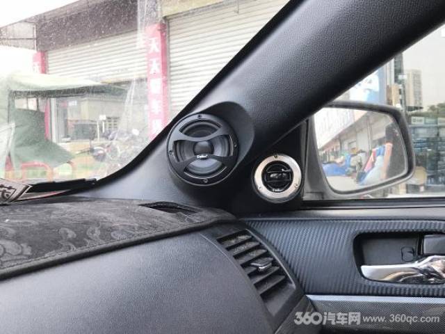 既然是玩也要玩的极致 边飙车变听音乐那就来套监听级