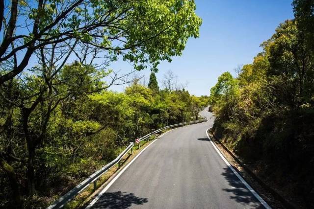 西灘驛站 誰說我匆匆的腳步讓我遺忘了太多沿途的風景?