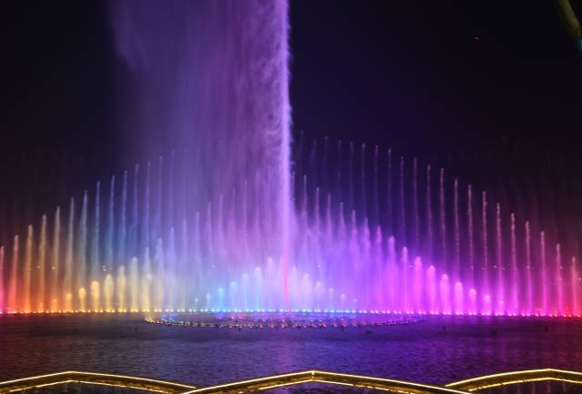 今晚开始!双鹤湖大型音乐喷泉与您不见不散!