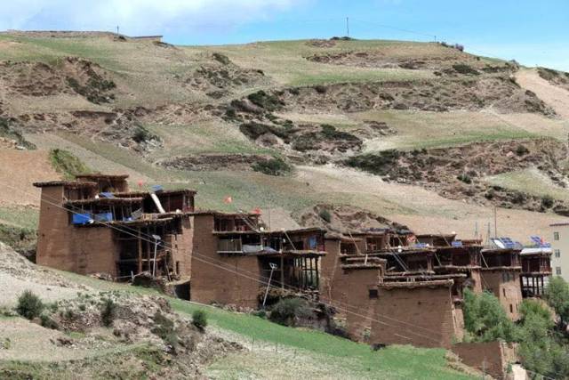 别具一格的藏派民居·昌都贡觉县三岩碉楼