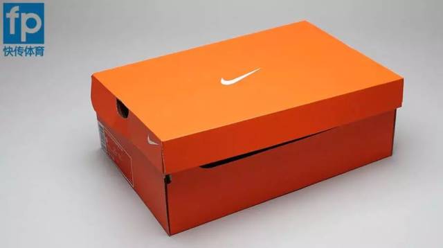 红色鞋盒,正面swoosh logo