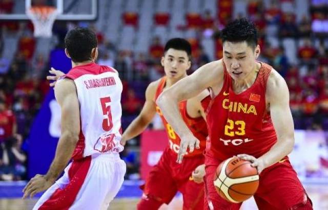 中国77:67伊朗 中国男篮蓝队2018年首战告捷,