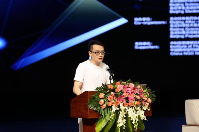 《奇幻科学城》项目负责人,节目制片人徐立伟在现场分享教育心得