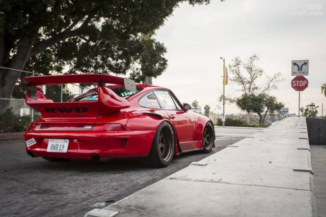 in the family  父子二人制造理想的宝马e30改装项目车