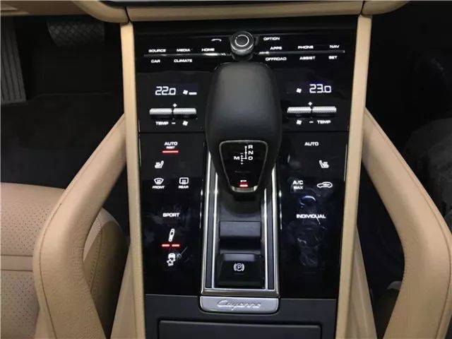 极速纵情赛道,试驾"豪华suv中的跑车"——保时捷全新cayenne