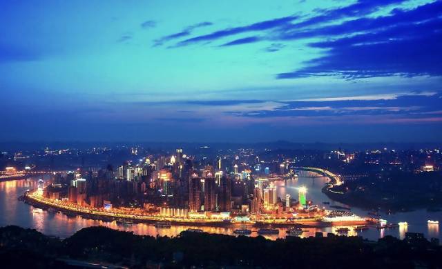 中国内陆最美城市夜景!胜过北京,广州,媲美香港,上海