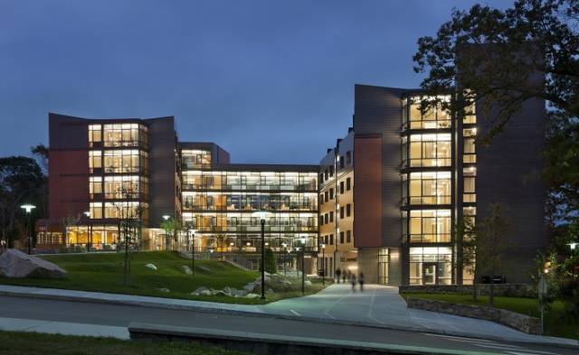 罗德岛大学详细介绍