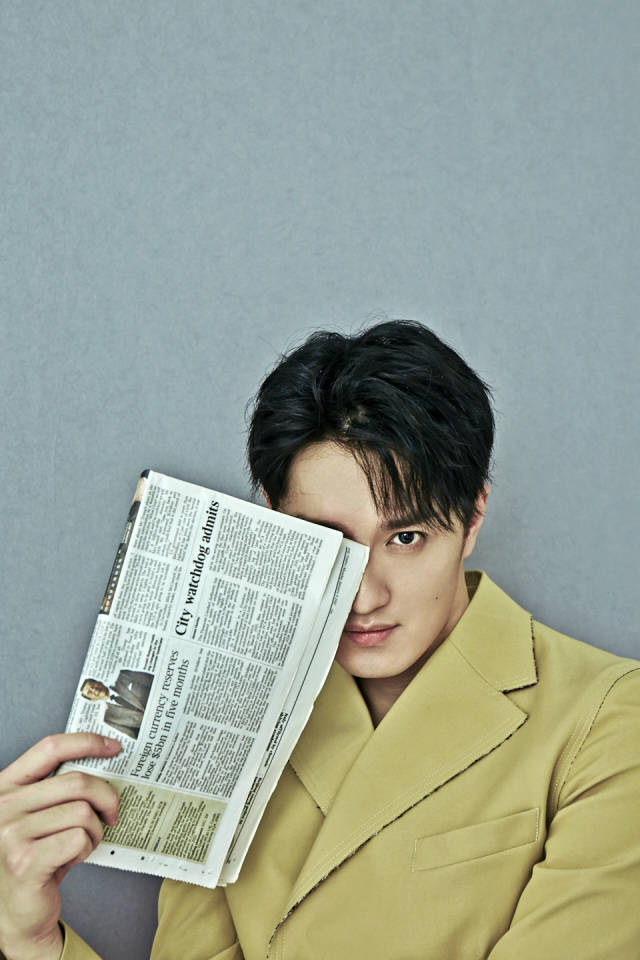 李果爆最新质感写真 复古格调时尚感十足