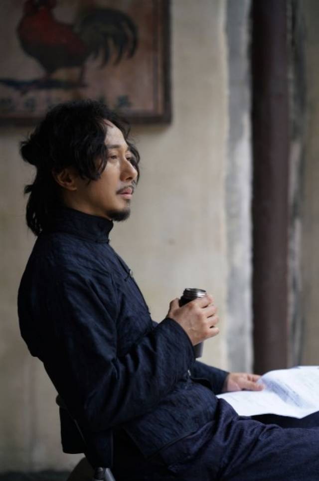 赵立新《南烟斋笔录》杀青 魔幻现实主义的"魏爷"pick一下