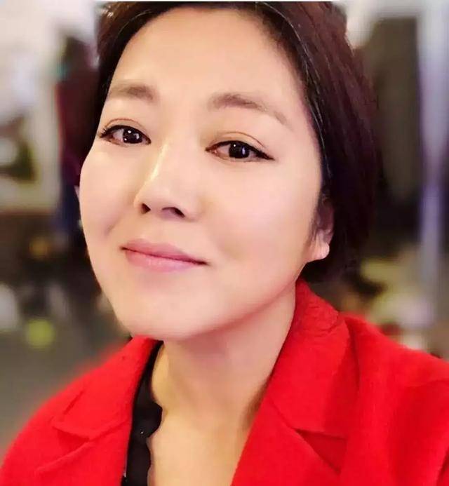 48岁女星为演戏减肥,放弃过孩子,现因疾病肥胖得认不出