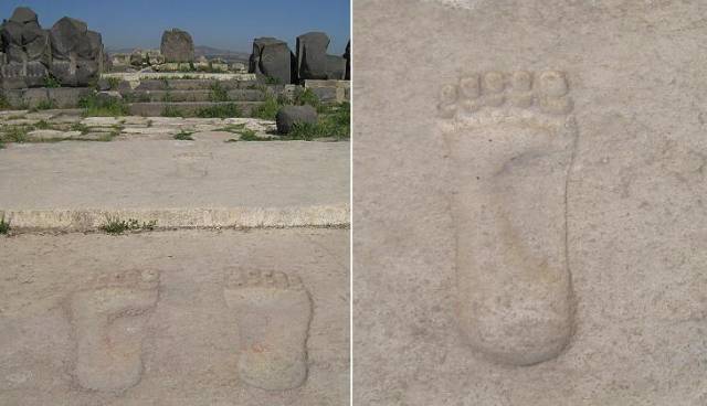 南美一山谷发现巨大脚印,形成原因成谜,怀疑是史前巨人留下来?