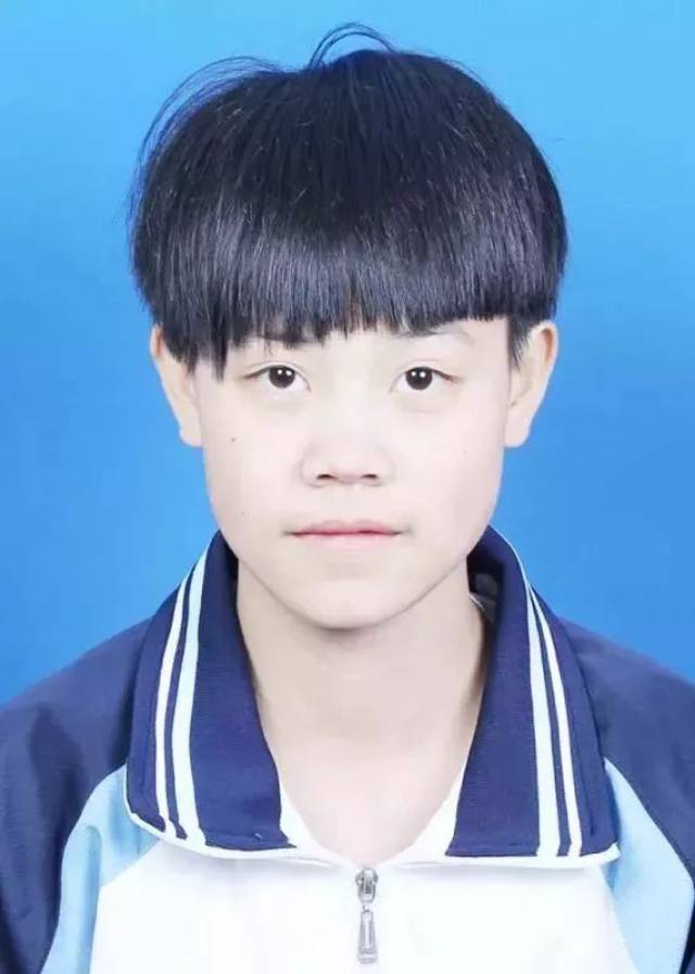 该运动员原就读于矾山二小,2012年5月被苍南县体校跆拳道队林萍教练招