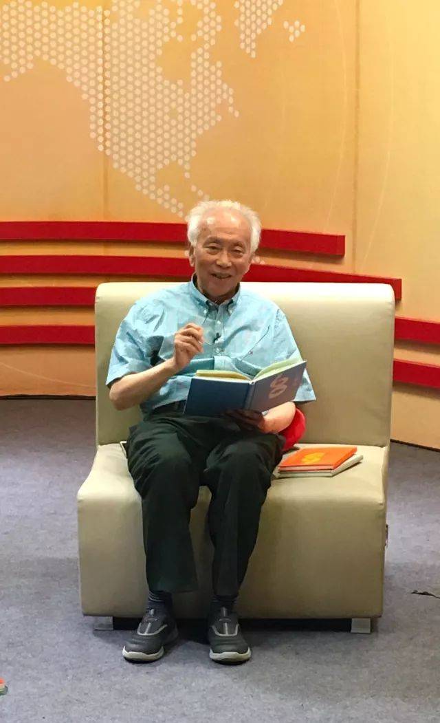 谈起金波老师,大家想起的称谓有首都师范大学教授,有著名儿童文学作家